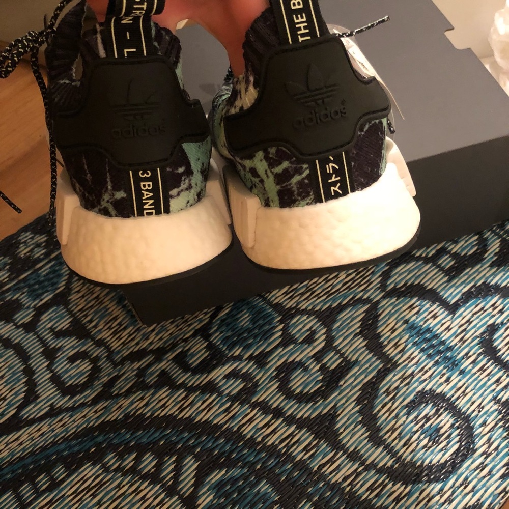 Adidas NMD-R1 Marble Running Shoe - Picture 5 of 5